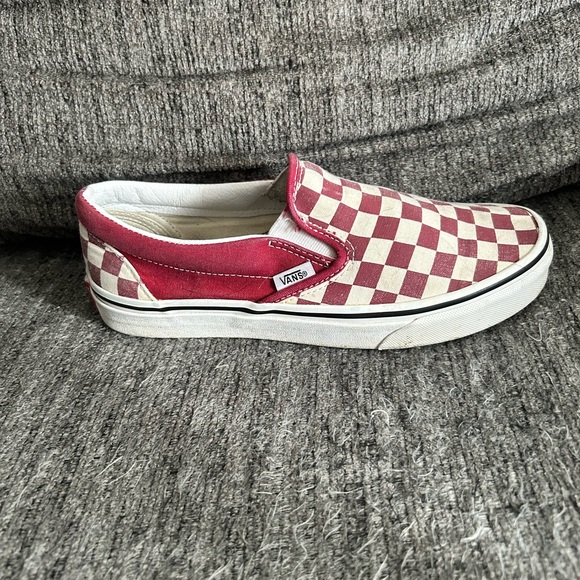 Unisex rhododendron red checkerboard Old Skool slip-on Vans. - Picture 4 of 6